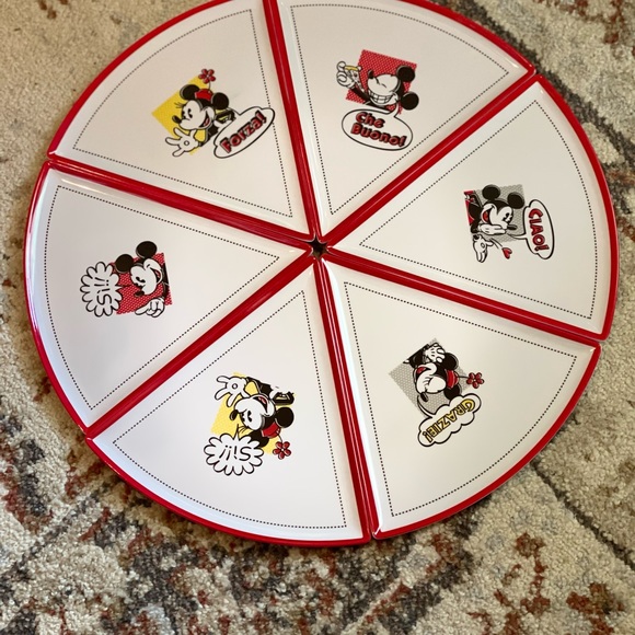 Disney Other - Disney Parks Pizza plates. 3 Minnie and 3 Mickey Mouse, Excellent Condition!